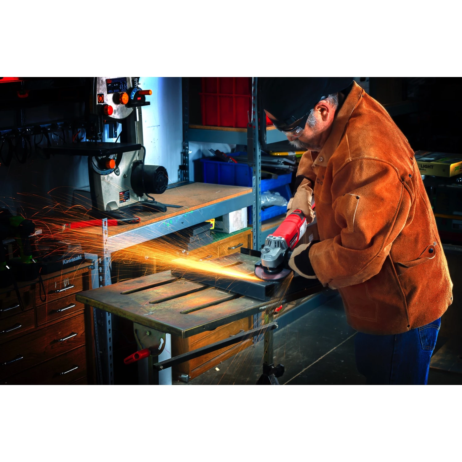 Powerbuilt 5 Inch 10 Amp Variable Speed Angle Grinder with Electronic Speed Control - 240079 2 Powerbuilt 5 Inch 10 Amp Variable Speed Angle Grinder with Electronic Speed Control - 240079 - Image 2